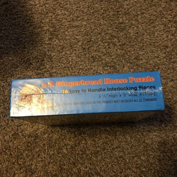 New 3-D Gingerbread House Puzzle 16 Pieces Christmas Holidays 7”L x 5”W x 6.5”H - Picture 4 of 5